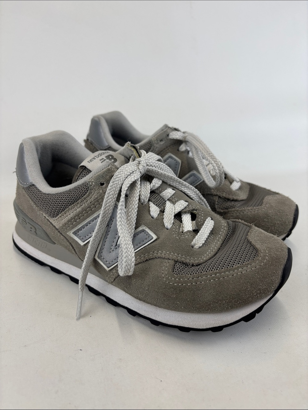 NEW BALANCE Women's Athletic Sneakers 574 Classic Gray/White Size 6.5